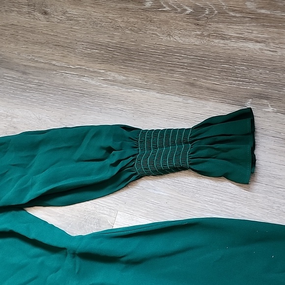 STUNNING REFORMATION DRESS - Picture 3 of 12